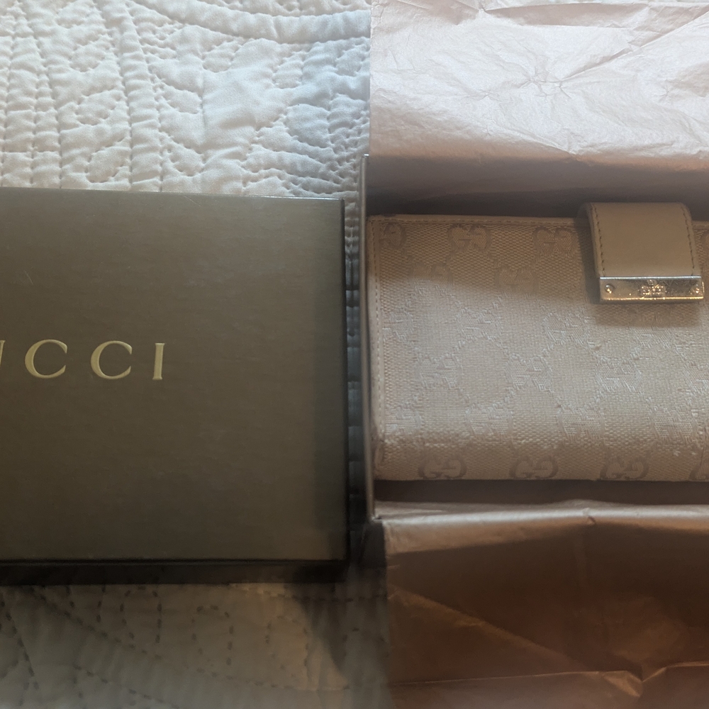 Gucci Cream Wallet